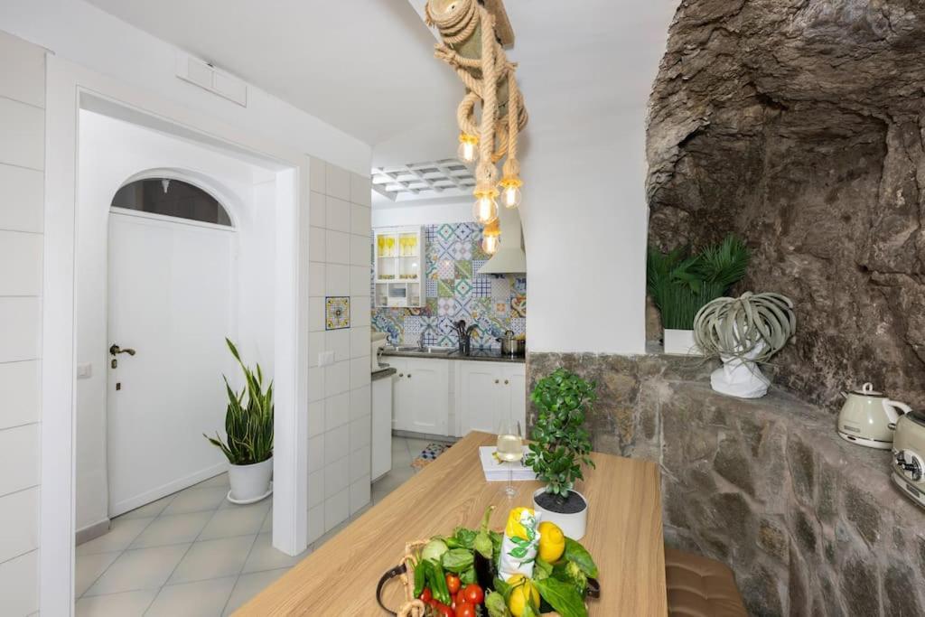 House On The Rock Apartment Positano Exterior photo
